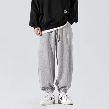 Muške jogger hlače za jesen-zimu, opuštenog kroja, sportsko-casual stil, s vezanjem u struku i manžetama pri gležnjevima