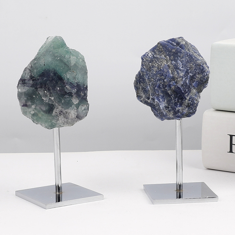 Prirodna plava ametist kristalna klastra – mineralni uzorak za dekor s postoljem za stol