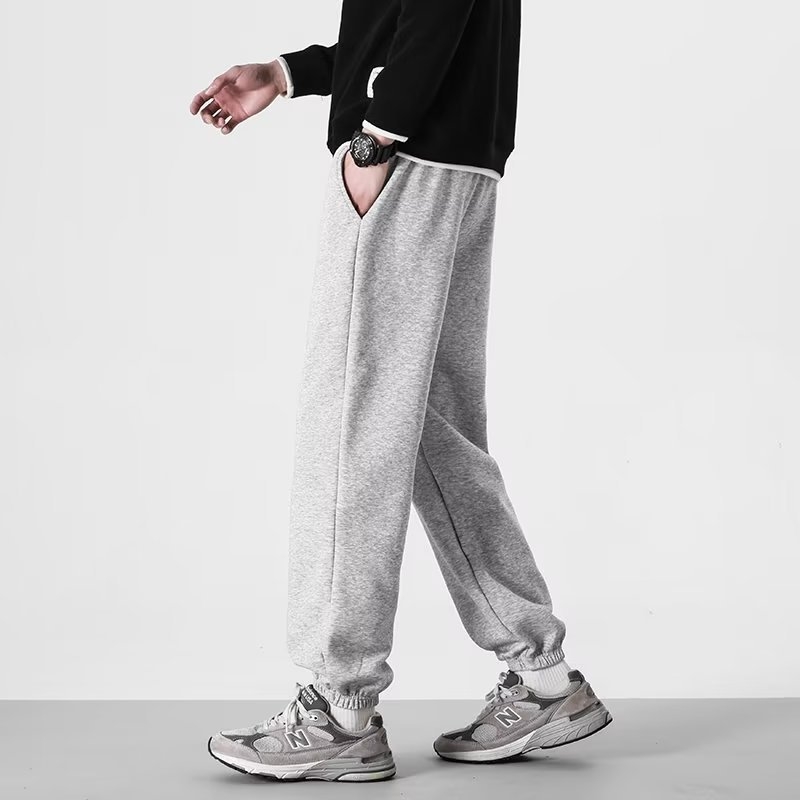 Muške casual hlače, crne, širokih nogavica, s vezicom, sportski stil, duljina 9/10