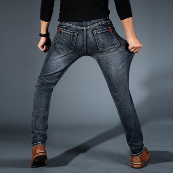 Ανδρικά τζιν από ελαστικό denim με επένδυση φλίς, ίσια γραμμή, στενή εφαρμογή, φθινοπωρινό-χειμερινό casual.
