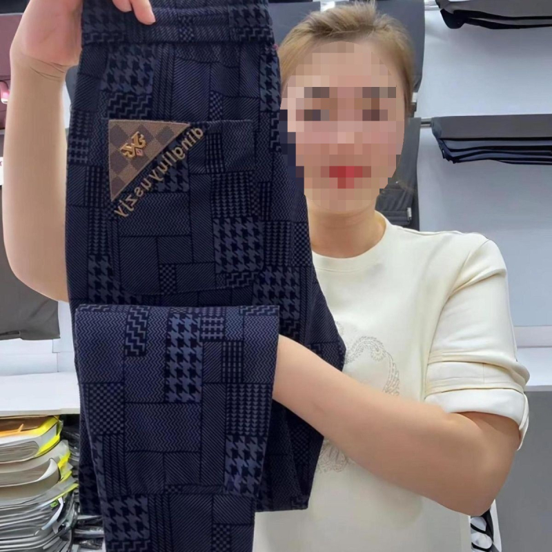 Muške lagane hlače za proljeće-ljeto, jogger stil, visok pas, prav kroj, uske završetke na gležnjevima, prozračné i brzo sušeće