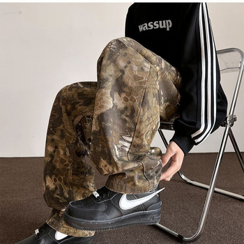 Férfi farmer amerikai retro stílusú mosott camouflage mintával, tiszta szabás, egyenes szárú