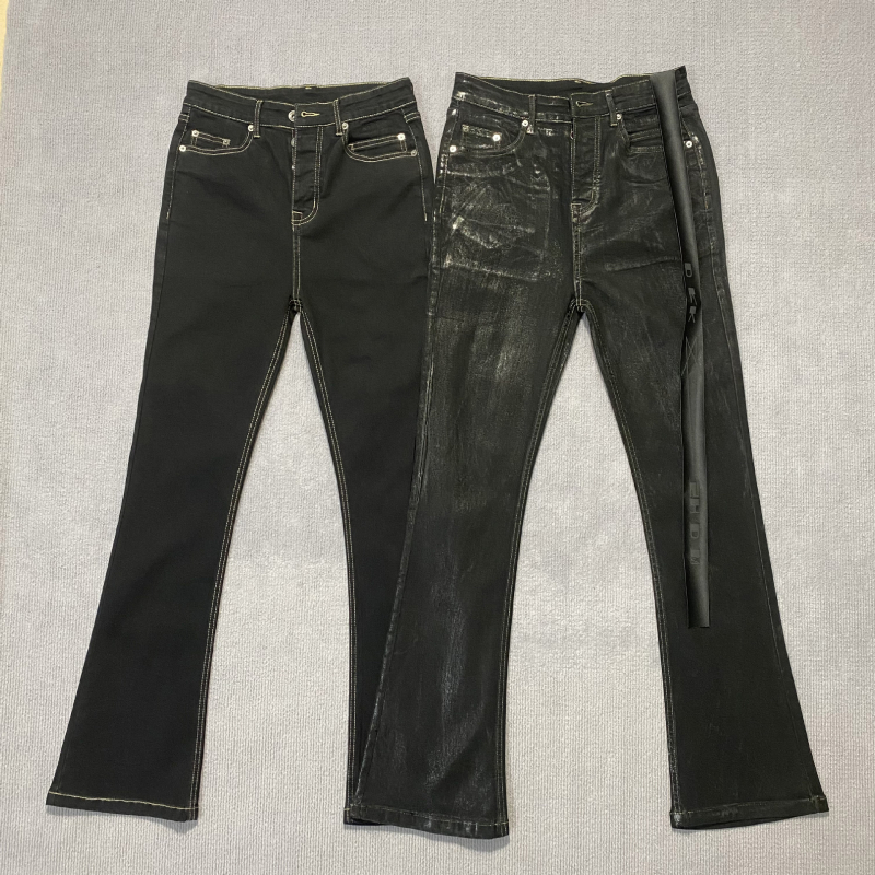 Jeans u RO stilu s voskastim završetkom, ukrasna traka, mikro-flare široke nogavice, elastične