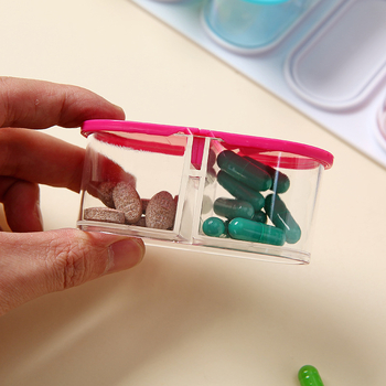 Prijenosna plastična kutija za tablete s 14 odjeljaka za cijeli tjedan, dvije doze dnevno (ujutro i navečer)