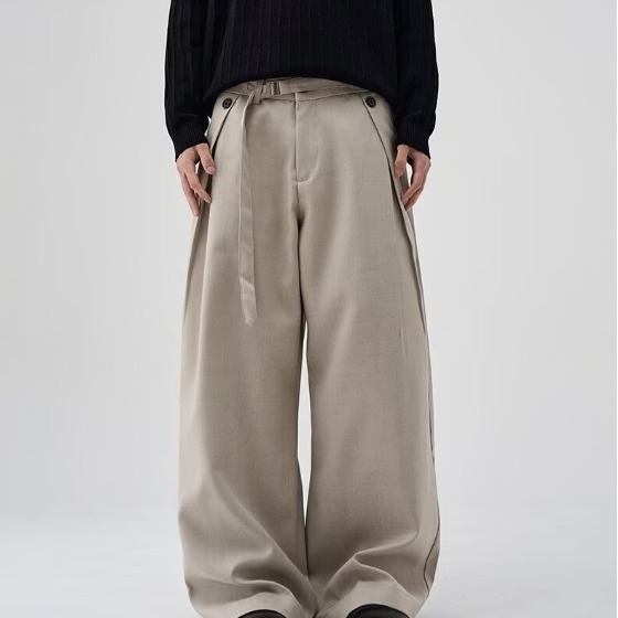 Férfi nadrág amerikai stílusban, minimalistus drapírozott szabás, laza egyenes szabás, széles szárú, mindennapi viselet