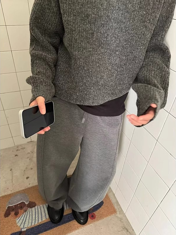 Sötétszürke férfi nadrág, őszi-téli, amerikai street style, egyenes, szélesen szárú