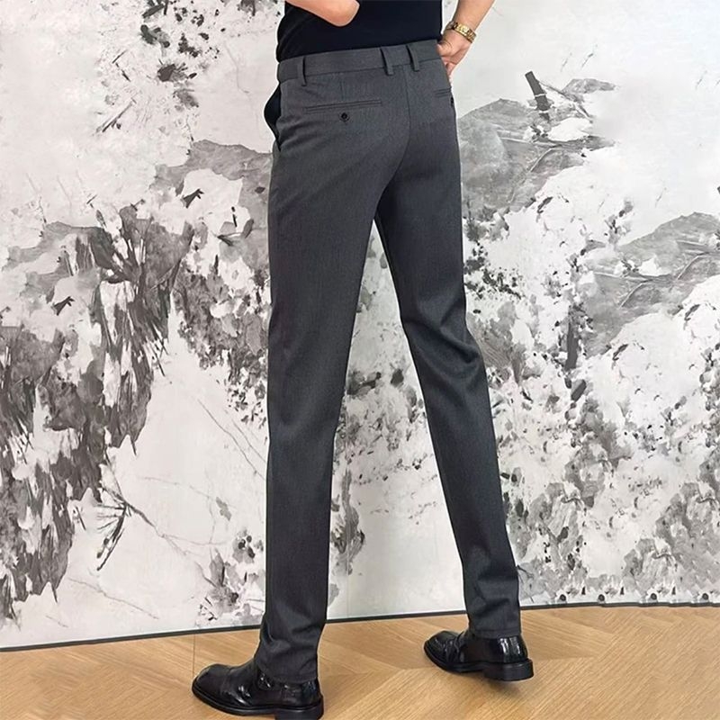Muške hlače u europskom stilu za poslovno casual nošenje, jednobojne boje, slim straight kroj, elastičan materijal, proljeće–jesen
