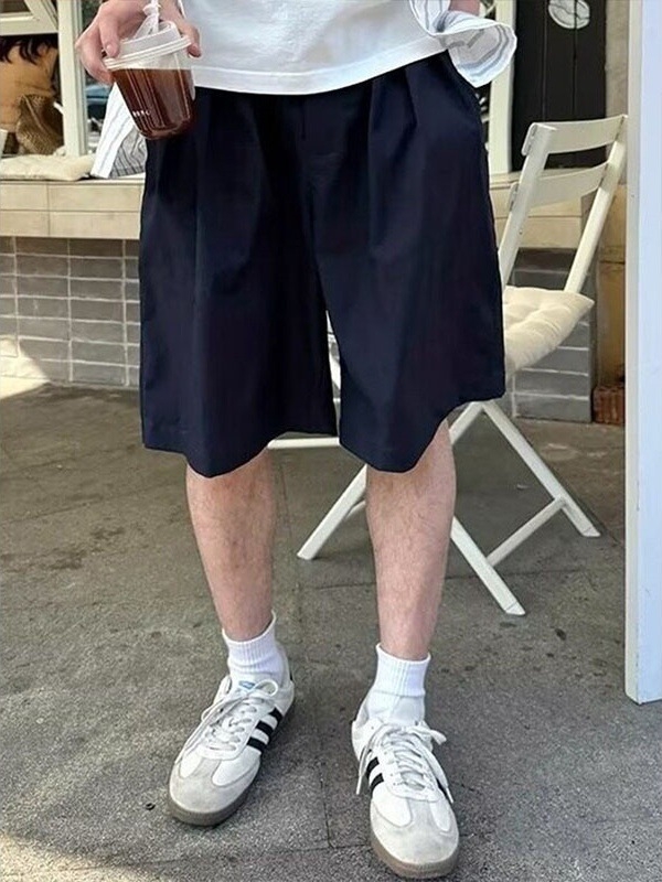 Khaki színű cargo férfi capri nadrág, széles szabás, övvel, nyári sportos stílus
