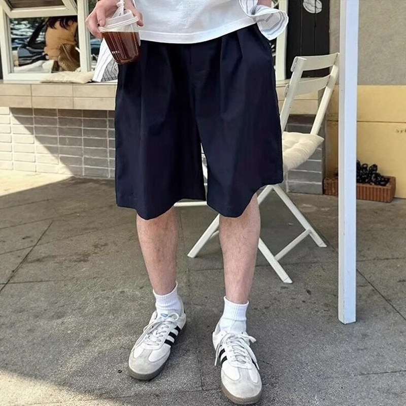 Khaki színű cargo férfi capri nadrág, széles szabás, övvel, nyári sportos stílus