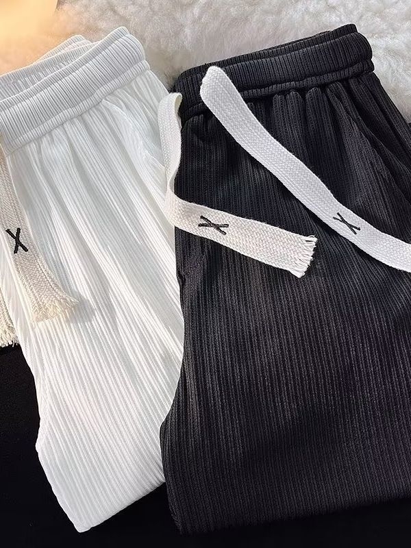 Férfiaknak szóló széles lábú nadrág ice-silk textúrával, tavasz–ősz, japán stílus, laza egyenes szabású, mindennapi nadrág