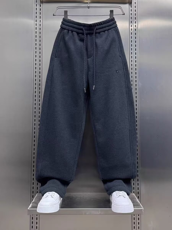 Férfiaknak fleece-szel bélelt, egyenes szabású, casual nadrág, egyszínű