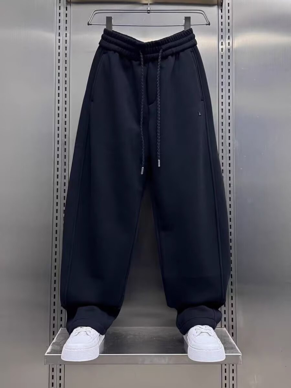 Férfiaknak fleece-szel bélelt, egyenes szabású, casual nadrág, egyszínű