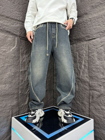 Férfiaknak készült több zsebű cargo farmer, egyenes, lazán szabott fazon, széles szár, pamut-denim