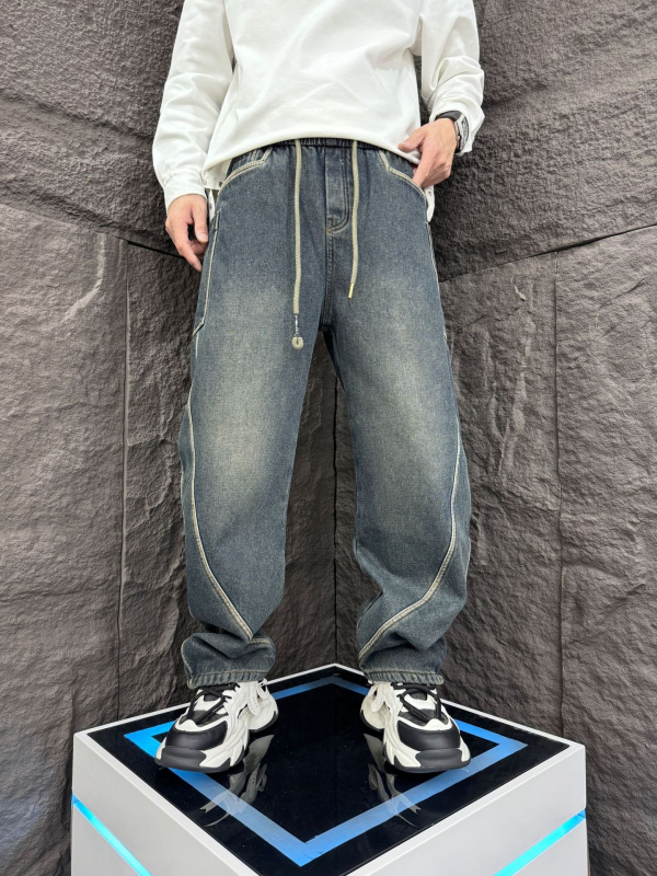Férfiaknak készült több zsebű cargo farmer, egyenes, lazán szabott fazon, széles szár, pamut-denim