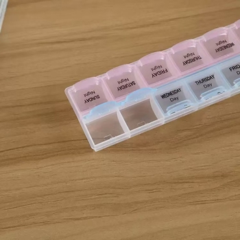 Dvo-redna prenosna kutija za lijekove za tjedan s 14 pretinaca, plastična kutija s otvorenim poklopcem