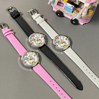 Dječji sat s crtić dizajnom i luminescirajućim brojčanikom, remen od umjetne kože, analognim kvarcnim mehanizmom, promjer 36 mm