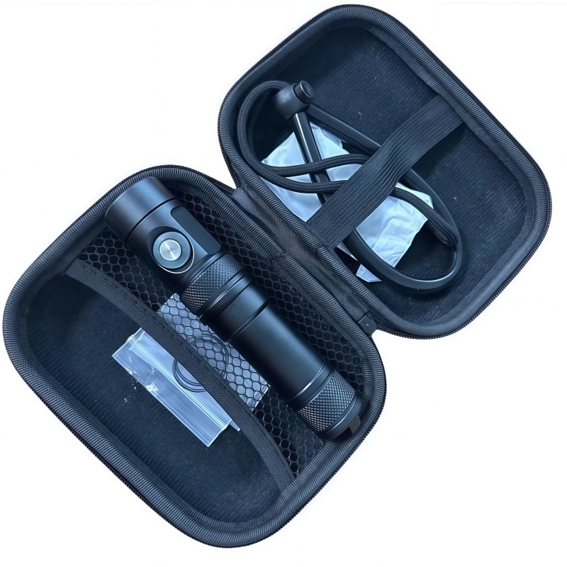 Potapljačka LED svjetiljka SST20, 1000 lumena, ugrađena 21700 baterija (5000 mAh), Type-C punjenje, vodootporna do 150 m.