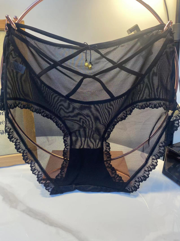 Plus veličine seksi čipkaste gaćice s križnim izrezom i prozirnim visokim strukom