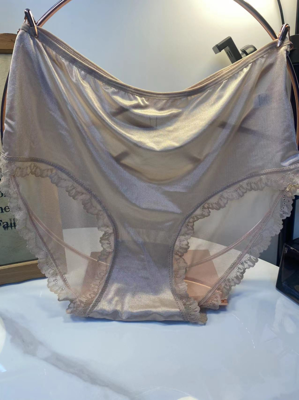 Plus veličine seksi čipkaste gaćice s križnim izrezom i prozirnim visokim strukom