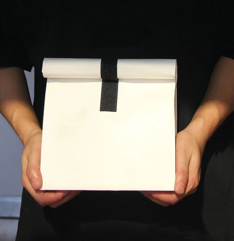 Kreativna Kraft papirnata vrećica za pakiranje nugatnih keksa sa motivom snježne pahulje – minimalistički dizajn