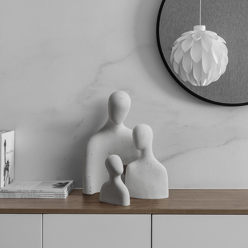 Keramička portretna figurica za hodnik i dnevni boravak – elegantan ukras