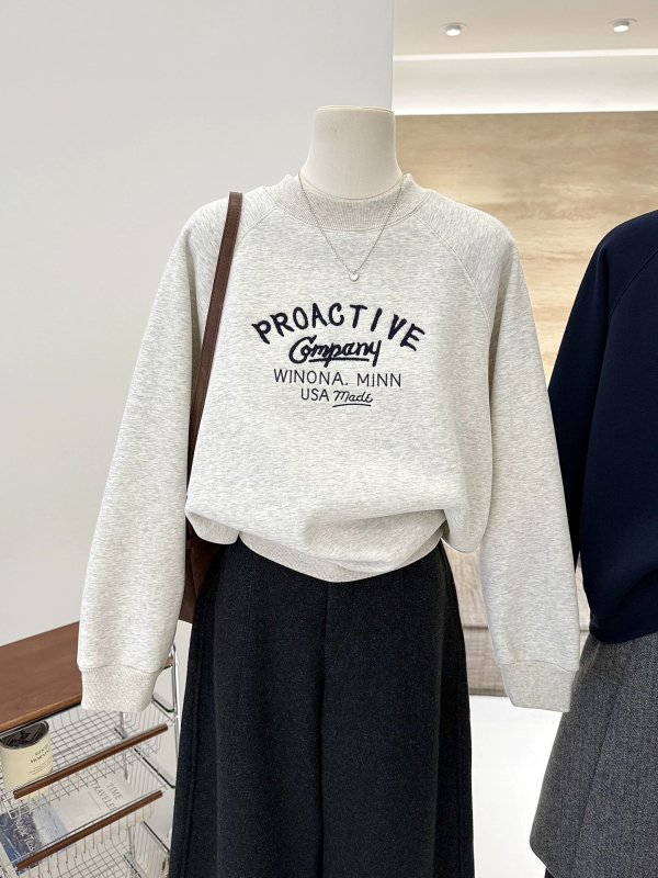 Ženski pulover-sweatshirt u korejskom stilu s izvezenim slovima, flis unutarnje obloge, debeli, okrugli izrez, jesensko-zimska sezona, casual udoban