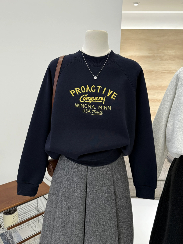 Ženski pulover-sweatshirt u korejskom stilu s izvezenim slovima, flis unutarnje obloge, debeli, okrugli izrez, jesensko-zimska sezona, casual udoban