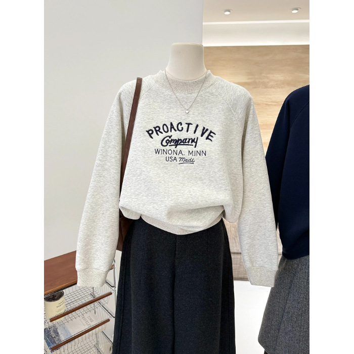 Ženski pulover-sweatshirt u korejskom stilu s izvezenim slovima, flis unutarnje obloge, debeli, okrugli izrez, jesensko-zimska sezona, casual udoban