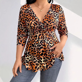 Majica s leopard uzorkom, uski kroj, V-izrez