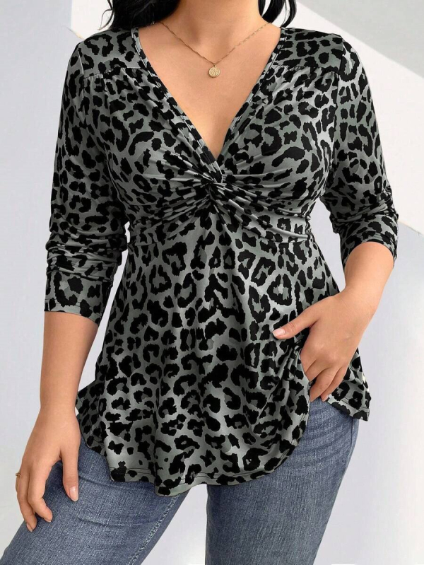 Majica s leopard uzorkom, uski kroj, V-izrez