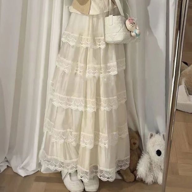 Jesenski set u francuskom djevojačkom stilu: bluza s mašnicom i mini suknja za žene