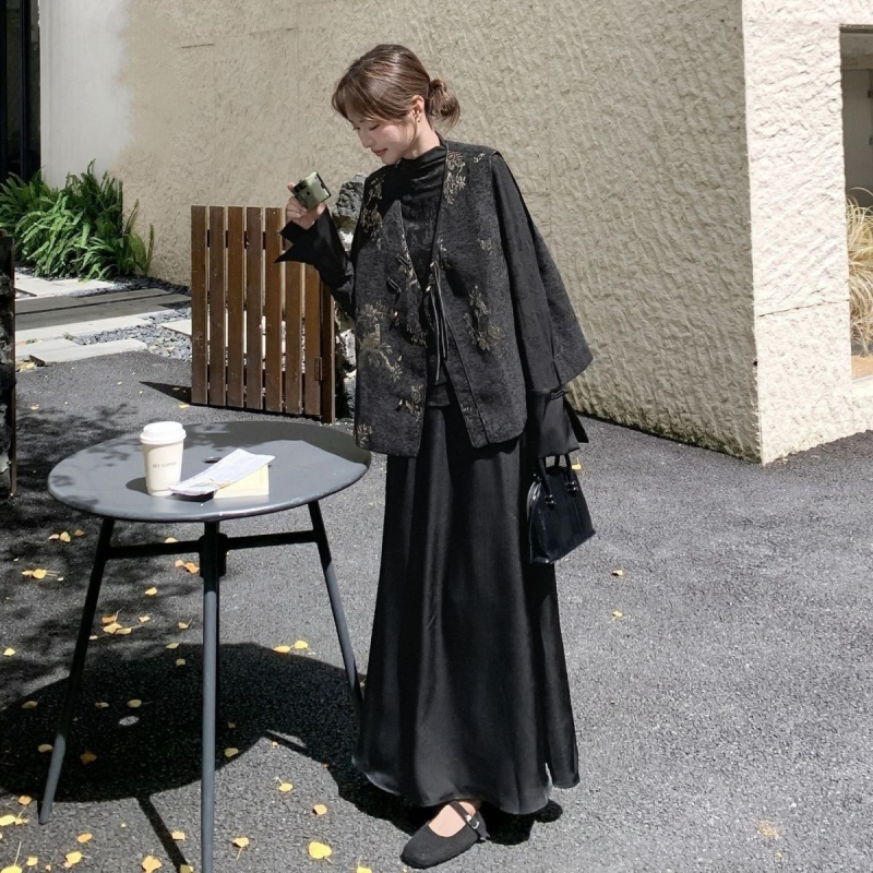 Plus-size ženski trodijelni set u jesenskom kineskom nacionalnom stilu: vest, osnovna bluza i midi suknja