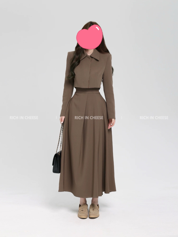 Shuhule Hepburn kostim set: kratki top s visokim strukom i duga suknja od kostimskog materijala, elegantan izgled