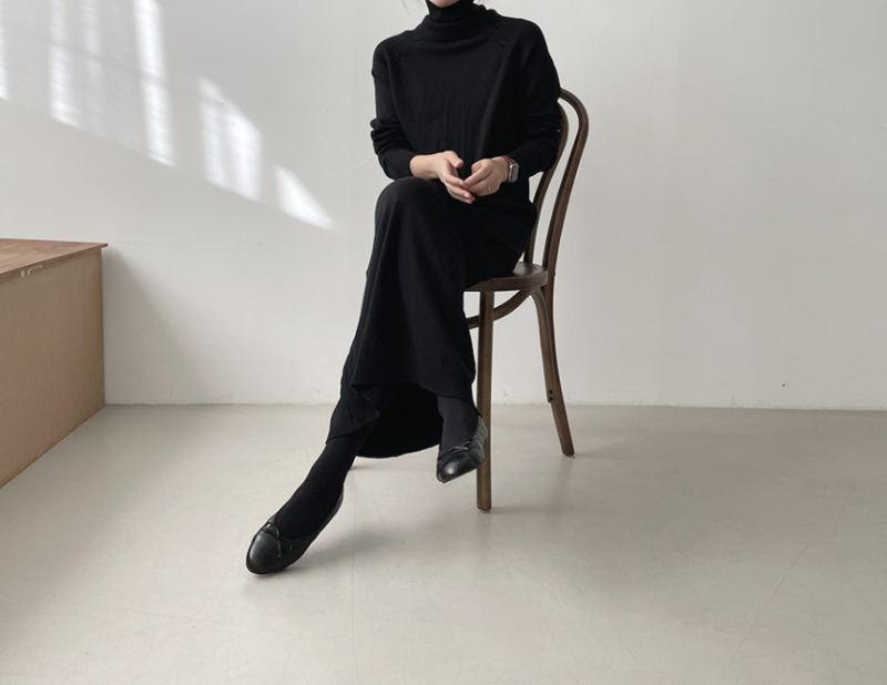Jesen-zima oversize pletena haljina, iznad koljena, A-linijskog kroja, visok ovratnik, dugi raglan rukavi, jednobojna, akril