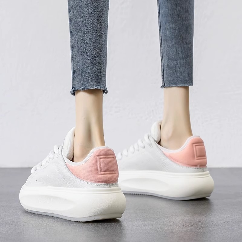 Ženske bijele tenisice od prave kože, debeli đon, svestrane casual tenisice, moda 2025