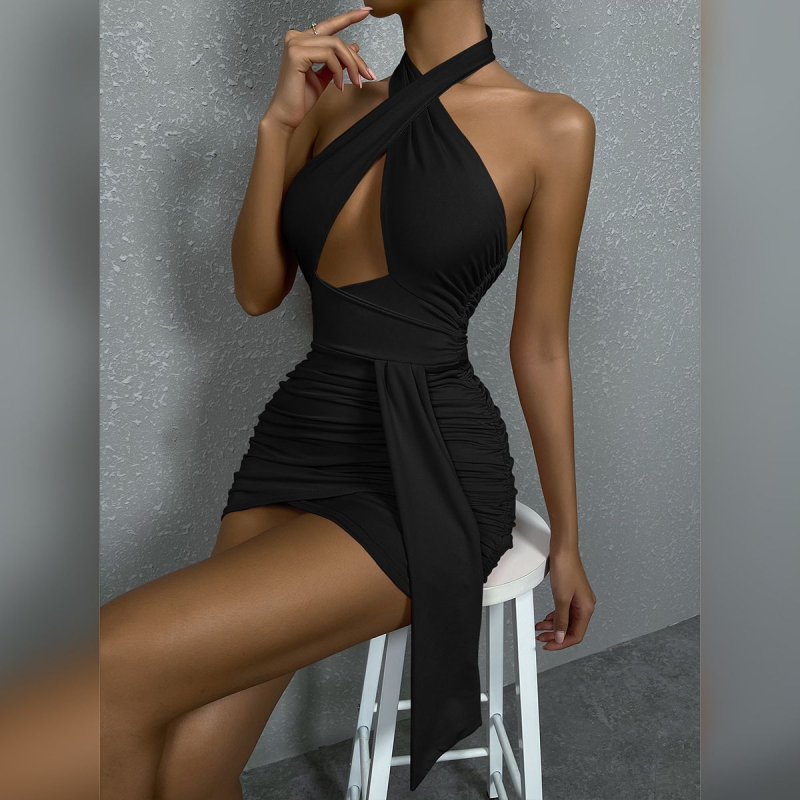 Ružičasta haljina bodycon s halter vratom, plisirana, otvorena leđa, kratka