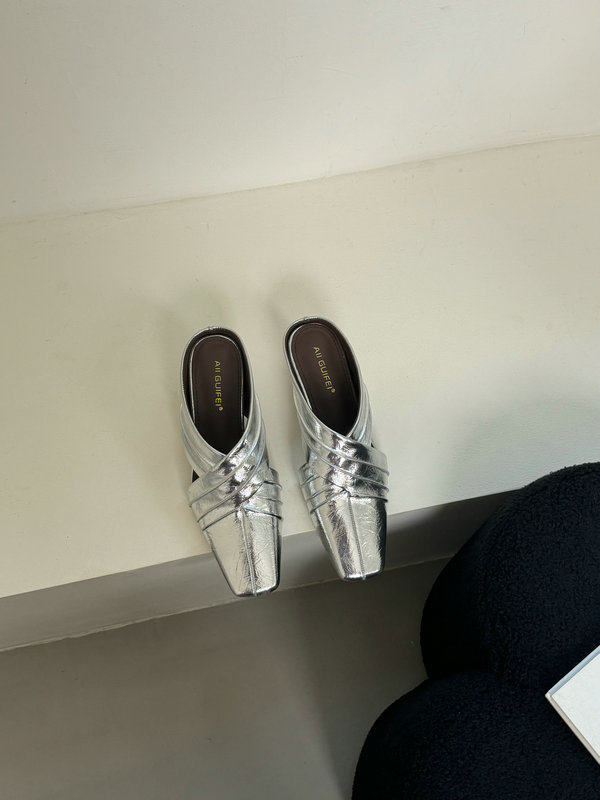 Francia retro stílusú női zárt orrú papucs, klinikus sarokkal, slip-on lazy mules, félpapucs, tavaszi 2026 modell
