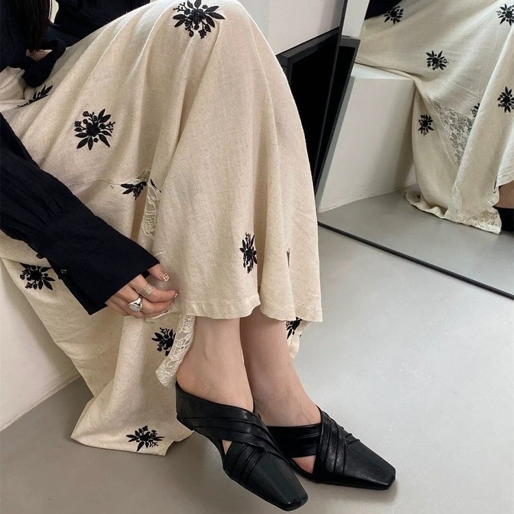 Francia retro stílusú női zárt orrú papucs, klinikus sarokkal, slip-on lazy mules, félpapucs, tavaszi 2026 modell