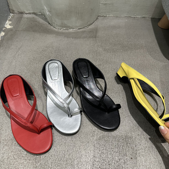 Ženske sandale s debelim petom u francuskom stilu, ljeto 2025, korejski stil, svestrane i elegantne
