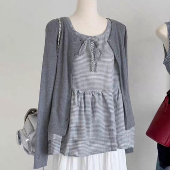 Plus-size ženski karirani dvodijelni set s topom i kardiganom za jesen, vizualno sužava siluetu, svestran