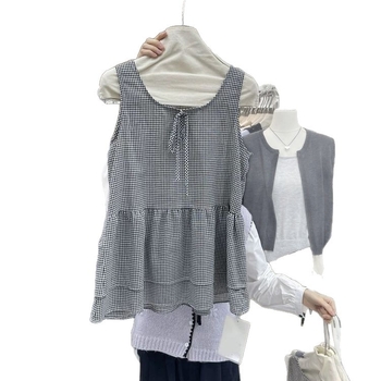 Plus-size ženski karirani dvodijelni set s topom i kardiganom za jesen, vizualno sužava siluetu, svestran
