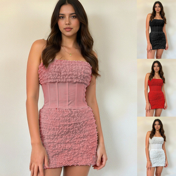 Set crop top bez naramenica s nabranim efektom i mini suknjom SU4062