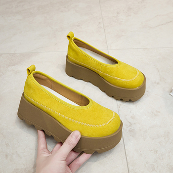 Ženske tenisice s debelim potplatom i unutarnjim podizanjem visine, retro dad shoes stil, sportske casual tenisice za proljeće 2025