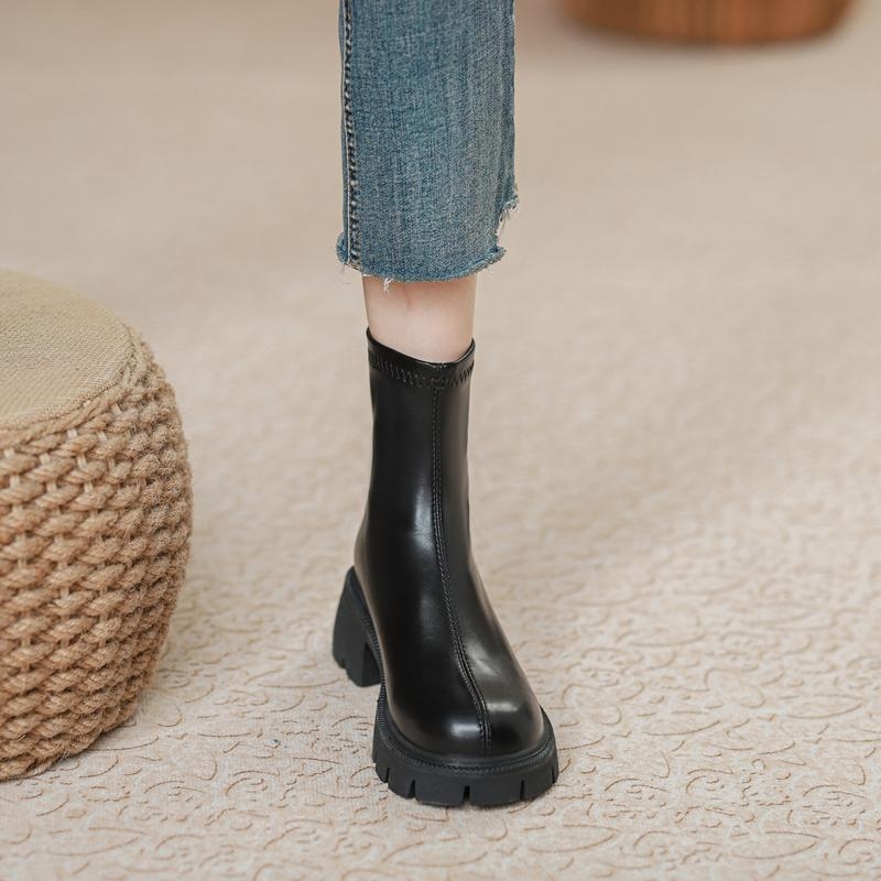 Női Martin csizma, brit stílus, 2025 tavasz–ősz modell, bokacsizma vastag sarkú és magasított talppal, PU mikroszálas felsőrész, vízálló, hátul cipzár, egyszínű