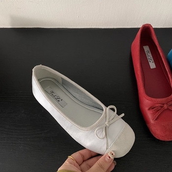 Plave ženske balerinke s mašnicom, zaobljenim vrhom, niska potpetica, slip-on