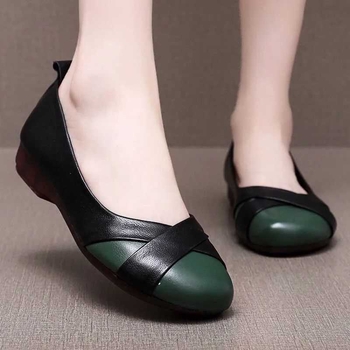 Loafers od teleće kože prve klase s mekim potplatom, slip-on, za žene, proljeće i jesen, okrugli vrh, ravna potpetica, pogodni za žene srednje dobi i starije