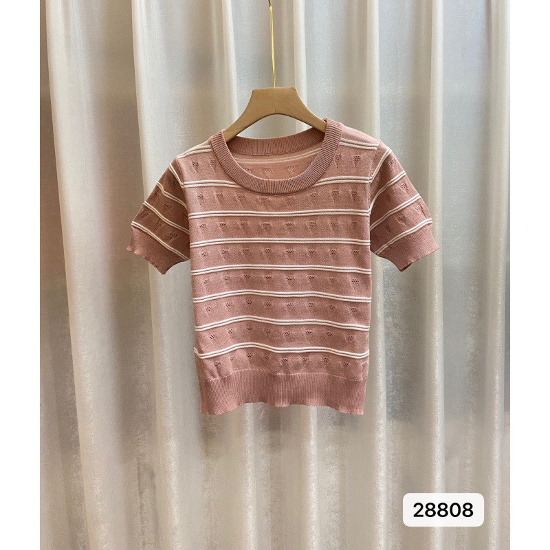 Prugasta pletena majica, slobodnog kroja, kratka duljina, okrugli ovratnik, kratki rukavi, korejski stil