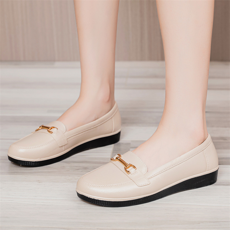 Ženske vodootporne PVC loaferice crne boje, britanskog stila, formalne poslovne cipele