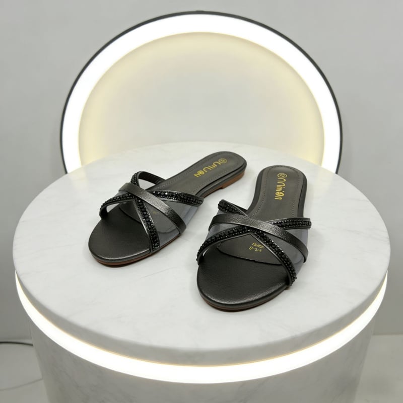 Női afrikai stílusú lapos slip-on szandál