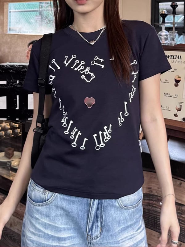 Ženski kratki T‑shirt s otiskom srca u američkom retro ulicnom stilu, uski kroj, za proljeće i ljeto